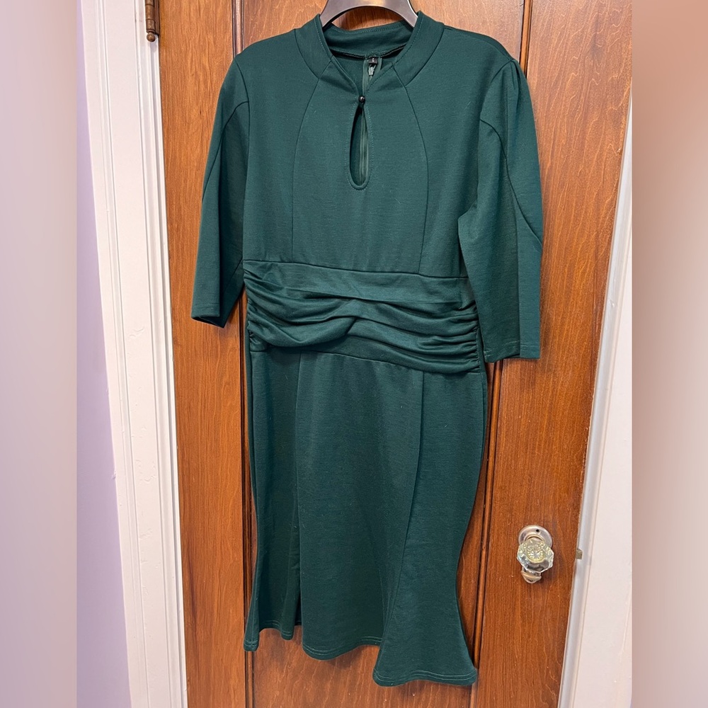 Vintage style fitted green dress, size large
